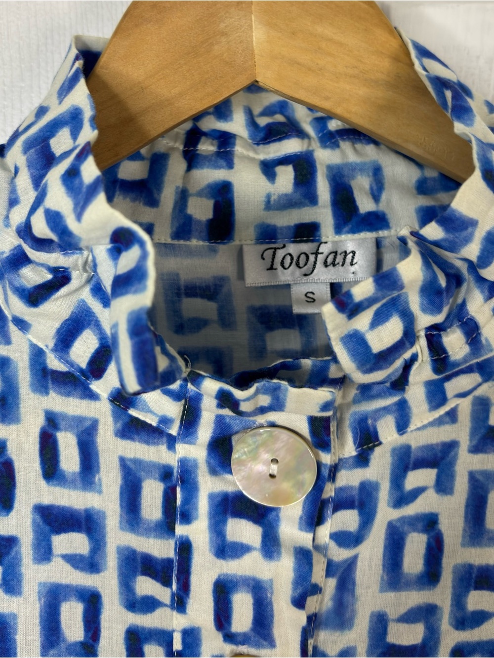 Toofan Coastal Blue & White Geometric Button-Up Top